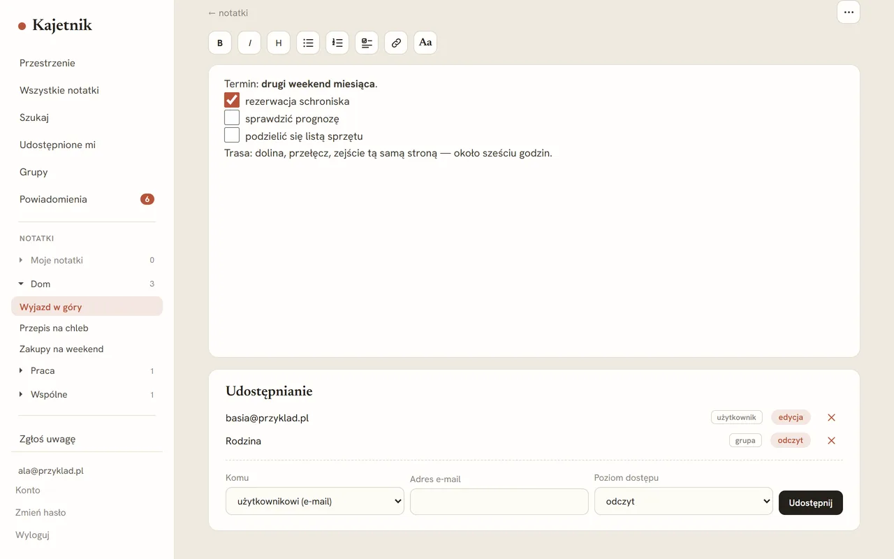 Panel udostępniania: użytkownik z poziomem edycji i grupa „Rodzina” z poziomem odczytu.